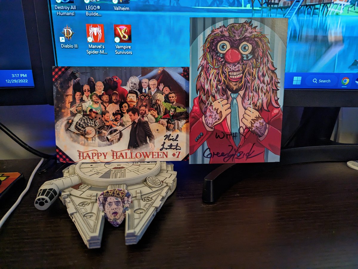 Chillybillz's tweet photo. Thanks, @NickLutsko & @GreezyRick for the cards!
Can't wait to chat with you two tomorrow night! #HalloweenNumber7 #HellYup #Grimlem https://t.co/x2FdvV5I4t