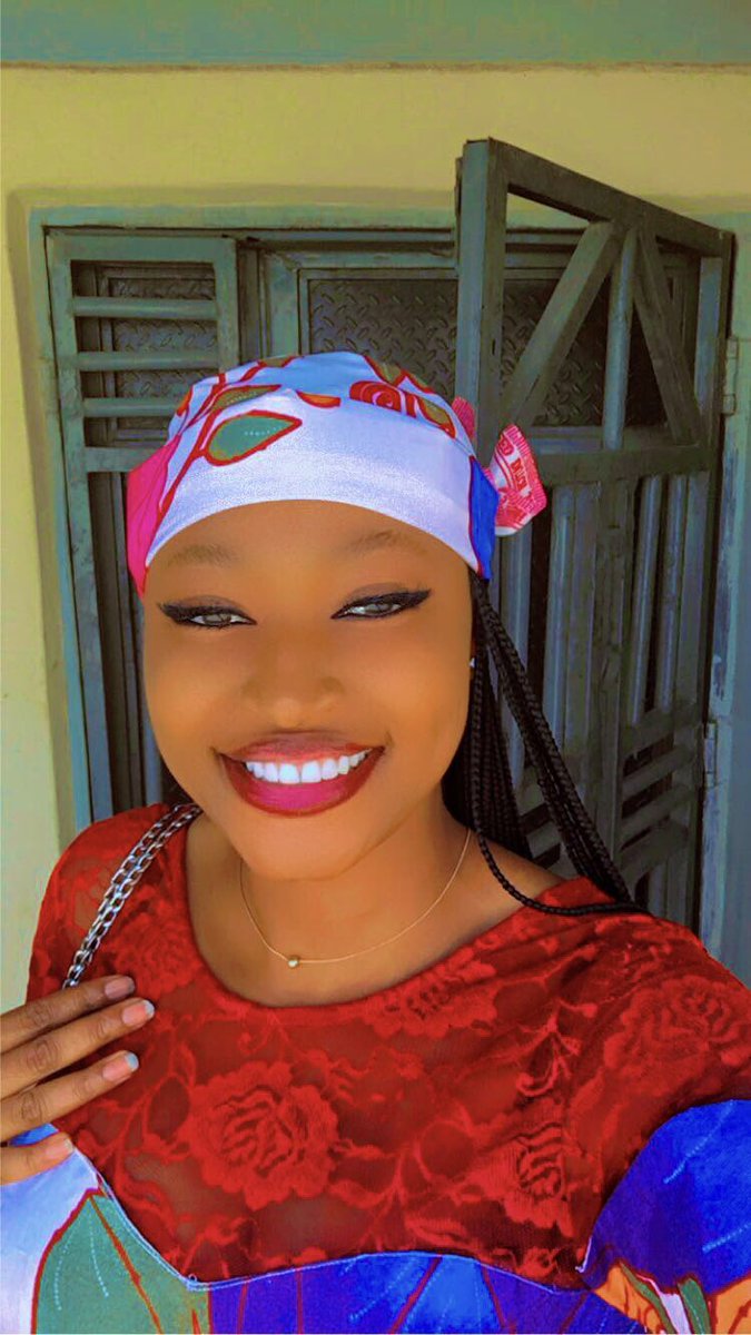 AdepojuBosede2's tweet photo. Compliment of the season 🎄🎉 https://t.co/PIqUpOypB1