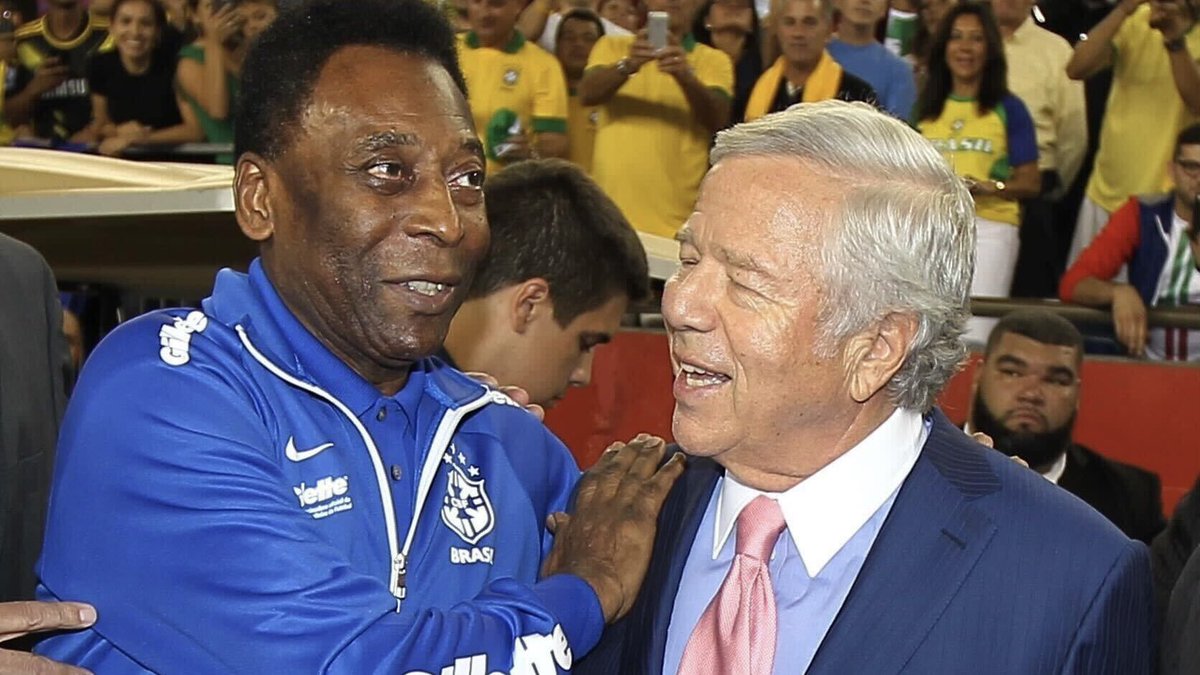 GilletteStadium's tweet photo. A king of kings 👑

We join the entire sporting world in mourning the loss of a ⚽ icon.

RIP Pelé 💙❤️ https://t.co/gg92HTy9ka