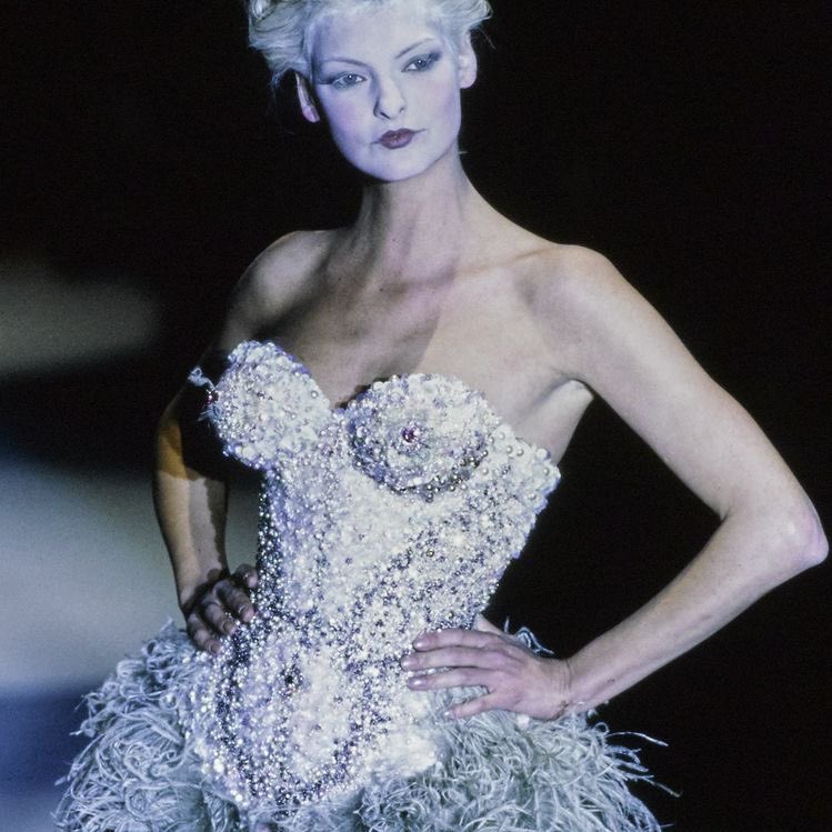 niachronicles's tweet photo. thank you vivienne westwood 💔 https://t.co/n6EX1PExx0