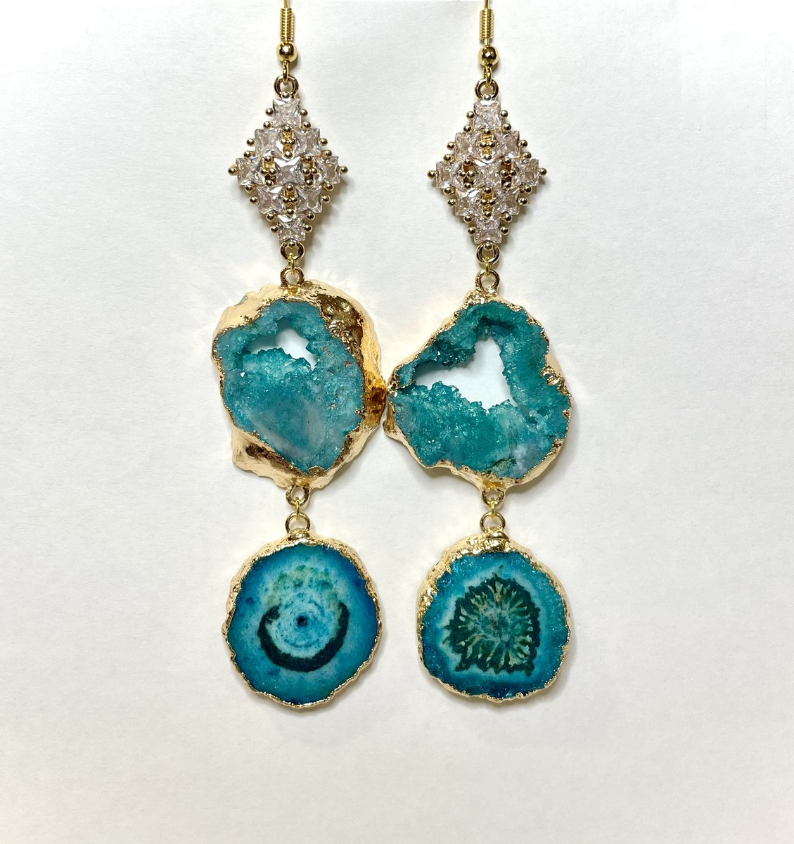 Aquamarine geode earrings for sale! 💙 link in bio! #etsy #forsale #geodes #geodeearrings #love #resinatingcrystals #crystals #crystalearrings #jewelry #etsyshop #EtsySeller