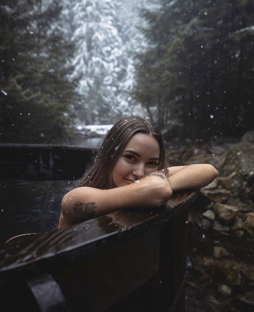 thegoodstephh's tweet photo. Drove all the way up a snowy mountain just to take a bath https://t.co/sdMfjR95St