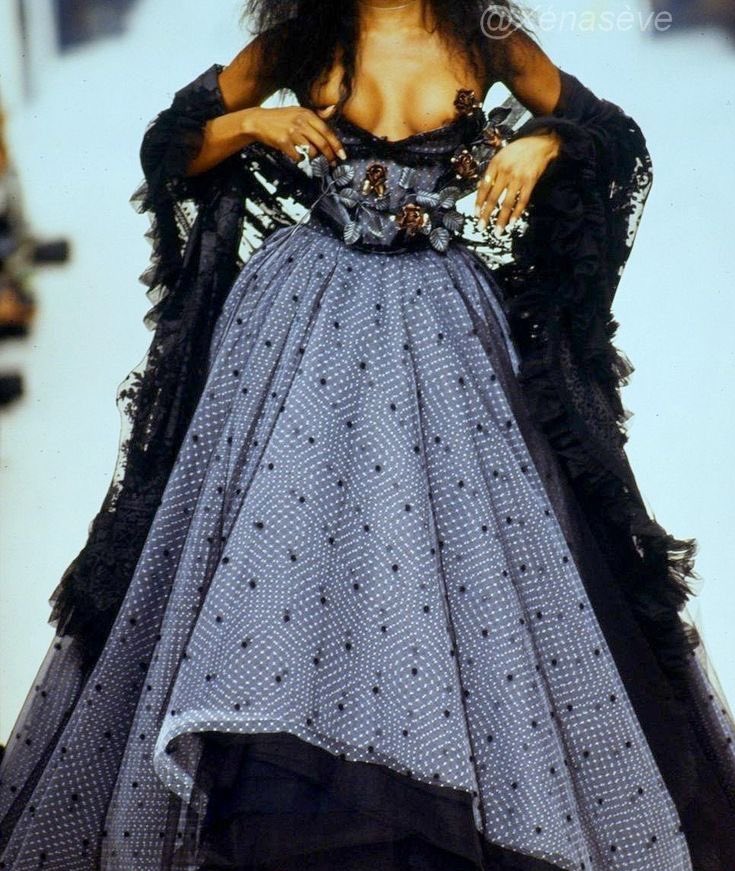 virgoessence's tweet photo. RIP Vivienne Westwood, you brought us punk and femininity at the same time 🕊️ https://t.co/l4cSvI1Gdk