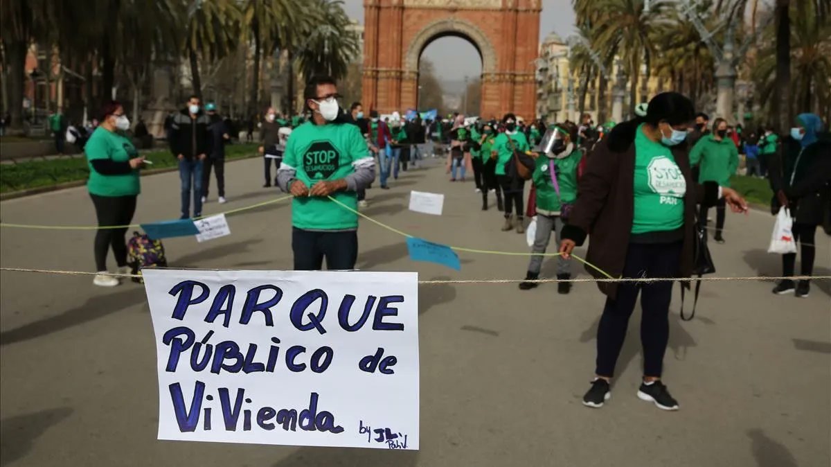 🗞️ <a href="/LA_PAH/">Plataforma de Afectadas por la Hipoteca</a> lamenta que el gobierno solo prorrogue, durante 6 meses además, una moratoria antidesahucios que considera insuficiente buff.ly/3Q0r3K6