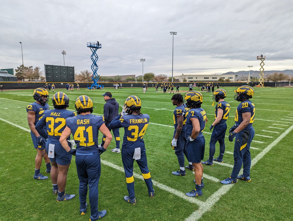 Alejandro Z iga On Twitter Mike Hart Coaching Up The Michigan alejandro-z-iga-on-twitter-mike-hart-coaching-up-the-michigan