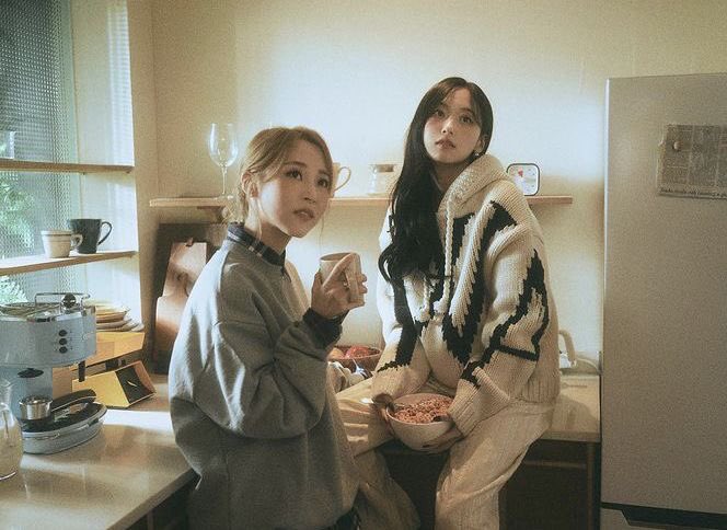 MoonByulBR's tweet image. ⭐️— 29.12.22 @ ELAS FORAM LUZ! Há um ano, Moonbyul lançava “Shutdown”, sua parceria musical com a solista Seori. A música e o mv foram marcos na carreira e até hoje é das preferidas entre os fãs. 

Vocês acompanharam este momento?

#문별 #MOONBYUL
#서리 #SEORI
@RBW_MAMAMOO