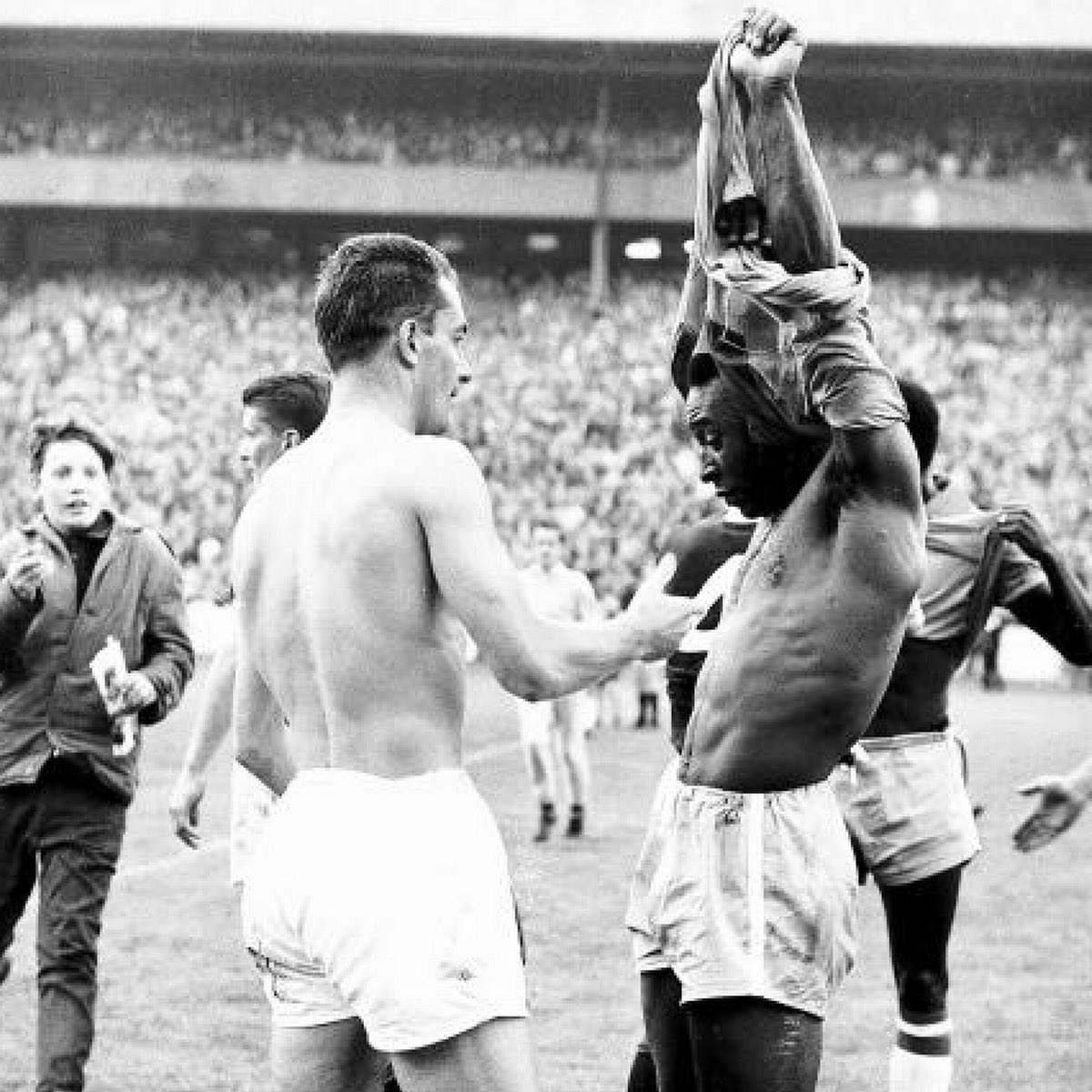 Rest In Peace Pele, Papa Will Show You The Way Up There ⚽️ 💚 #Pele #Chalmers