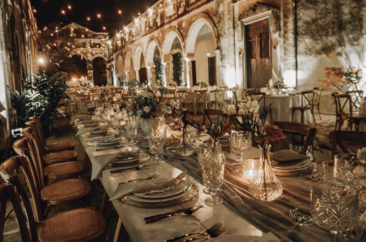 HdaYaxcopoil's tweet photo. En Hacienda #Yaxcopoil tus sueños se vuelven realidad. 
#WeddingPlanner #brides #bodas #boda #weddinginspiration #yucatán https://t.co/tPew2CzFyf https://t.co/7SAzjU2LjH