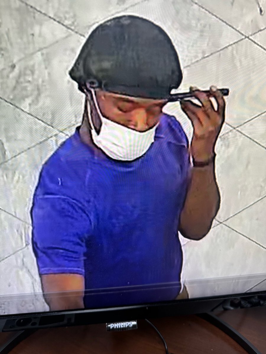 We need your help identifying this person of interest in multiple robberies in Northwest Harris County. Please call Crime Stoppers at 713-222-TIPS(8477) or VCU at 713-274-9365.
