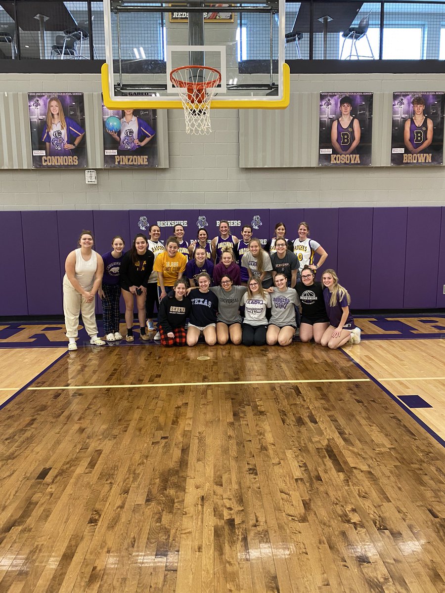 BHS_LadyBadgers's tweet photo. Great to have some alumni come in today. Thank you all for coming in and making this the start of a tradition. #WeRow #GoBadgers https://t.co/ZvjLVKhosZ