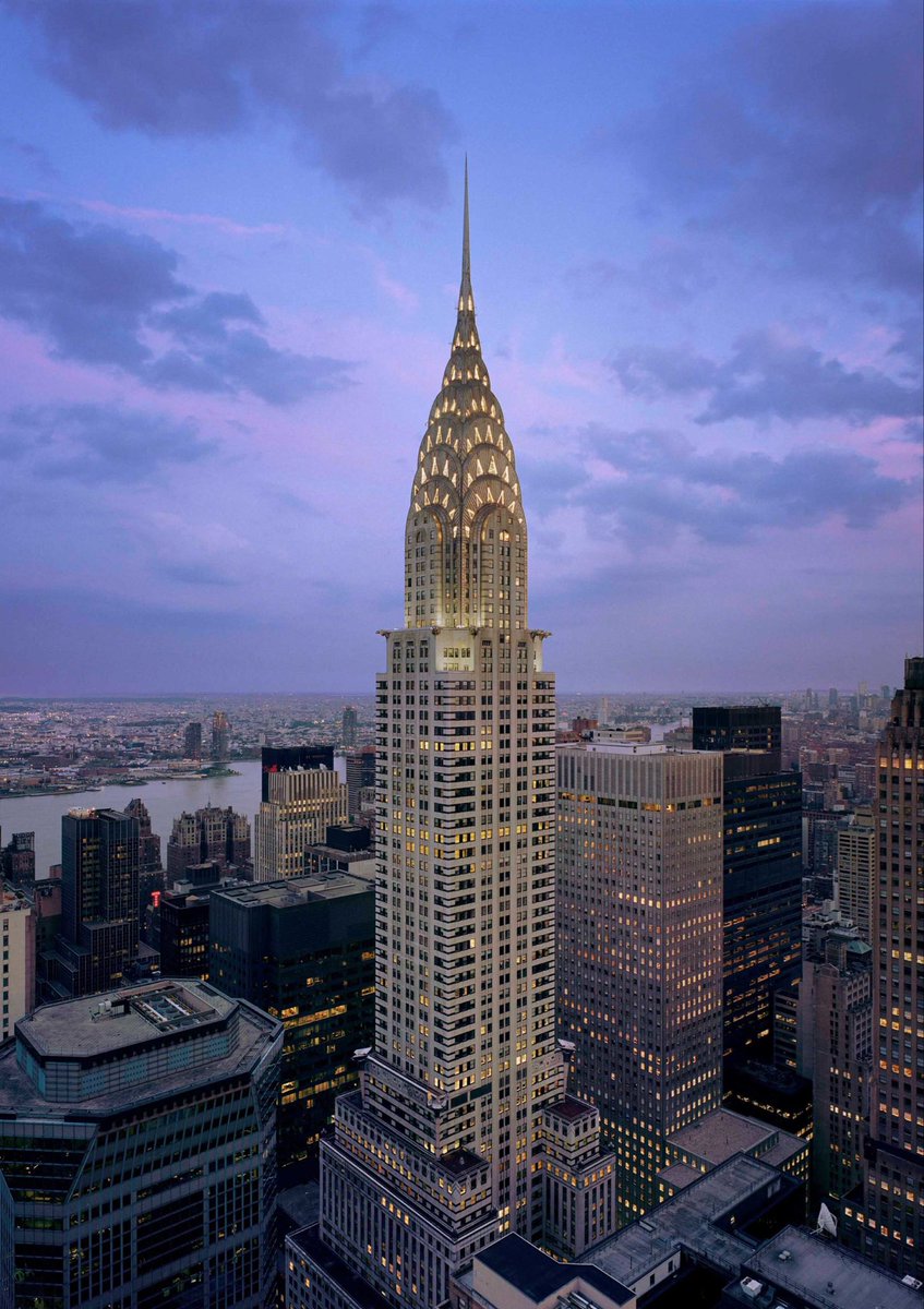 livefreeordavid's tweet image. The Empire State Building is male and The Chrysler Building is female. 

I will not be explaining why because I think it’s very clear.