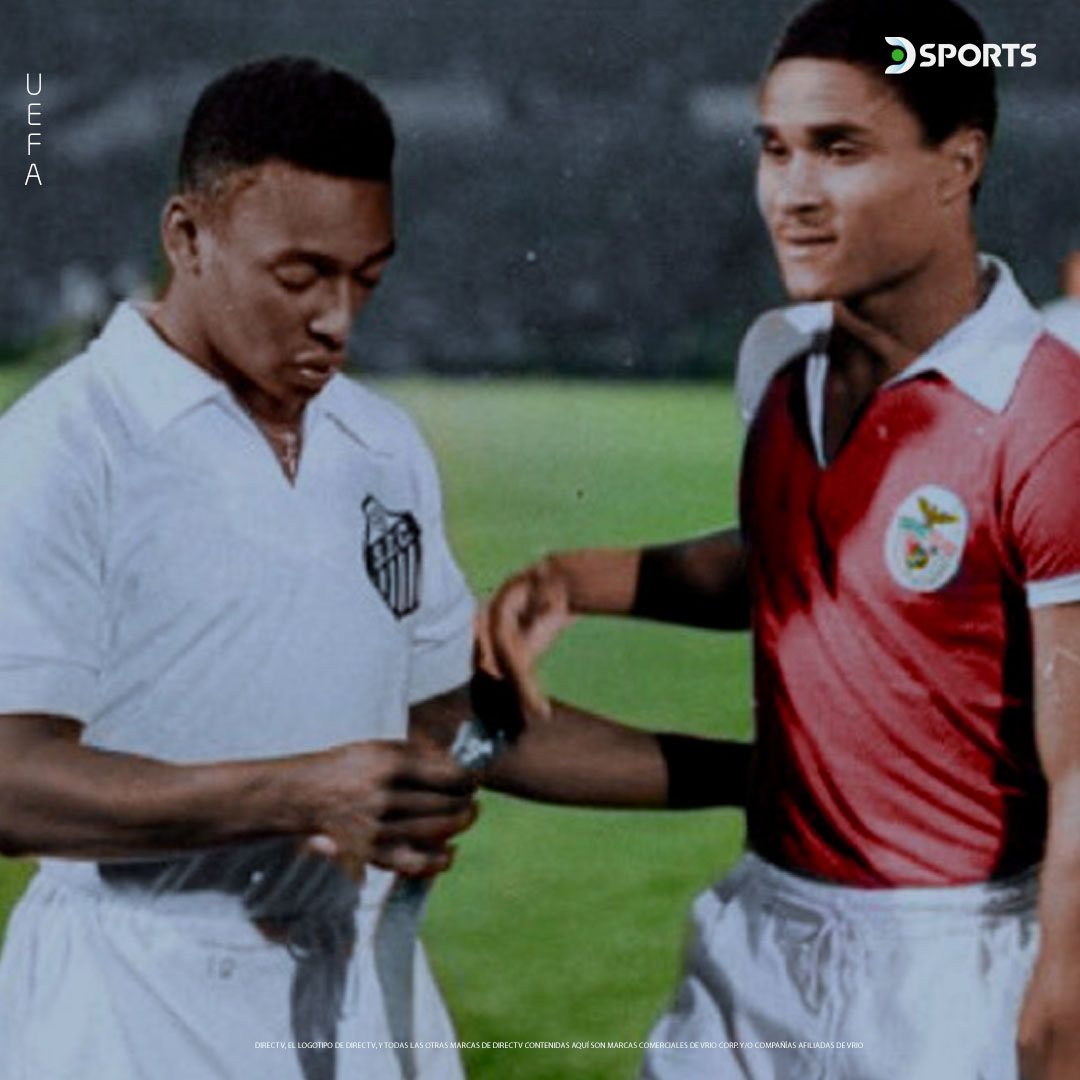 DSports's tweet photo. UNA FOTO HISTÓRICA: PELÉ VS EUSEBIO

En 1962, Santos y Benfica disputaron la final Intercontinental.

⚽️ En el Maracaná, el Peixe ganó 3-2.

⚽️ En el estadio Da Luz, los brasileños vencieron 5-2 para quedarse con el título.

Pelé anotó 5 goles en esos dos partidos. Eusebio, 2. https://t.co/kDaywrUIAl