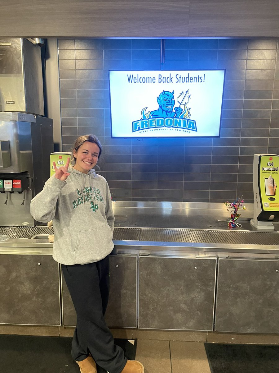 LPGbball's tweet photo. Fredonia women’s soccer commit @jordanniccolaa stopping by for a post game meal. @FredoniaWSoccer is getting a good one! #athlete https://t.co/RCPpYr7gbR