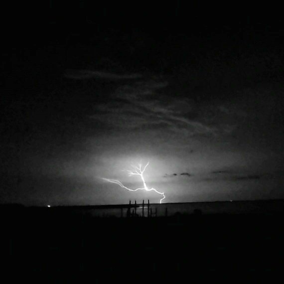 SaybeeEcce's tweet photo. Love the lightening on the coast! https://t.co/JrSadhRTwu