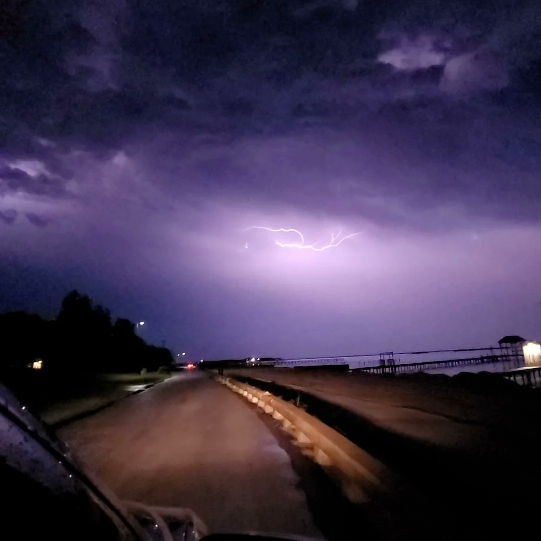 SaybeeEcce's tweet photo. Love the lightening on the coast! https://t.co/JrSadhRTwu