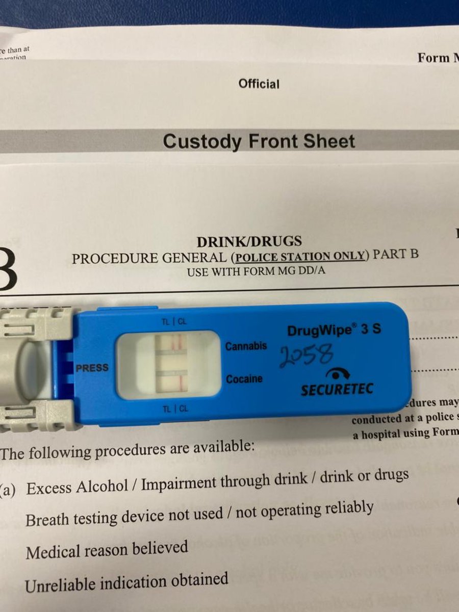 tvprp's tweet photo. Driver stopped by local officers due to speeding on Eastern Bypass Oxford. Roads Policing attended and driver provided positive drug wipe. Now in custody giving blood. #P5739 #P4599 #OxonCshift #OpHolly https://t.co/hEbuvX5MfD