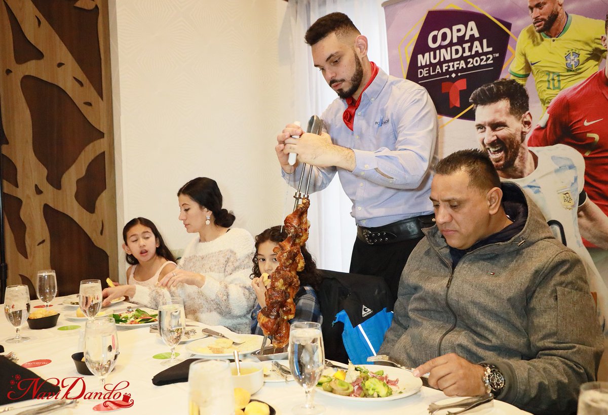 Telemundomsp's tweet photo. Gracias Fogo de Chão de Minneapolis por albergar nuestro #NaviDando y atender a las familias seleccionadas con tan buen servicio para que pasar un día agradable celebrando esta temporada.
#FelizNavidad #FelicesFiestas #FelicesFiestas2022 #NavidadEnMinnesota #Navidando2022 https://t.co/mt2oGcTjk5
