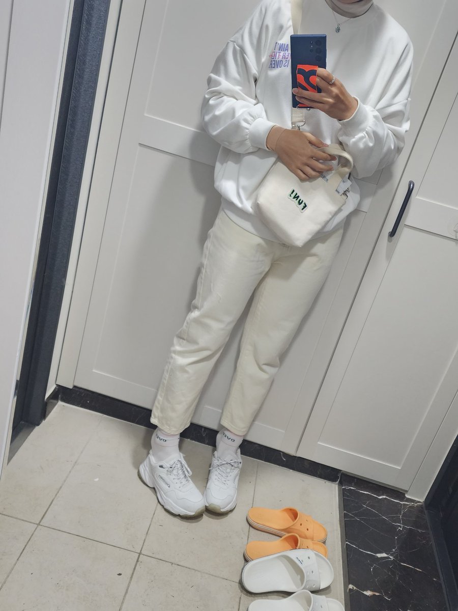 나의 최선이였다.....
하지만 겉옷은 검정패딩....ㅋㅋ