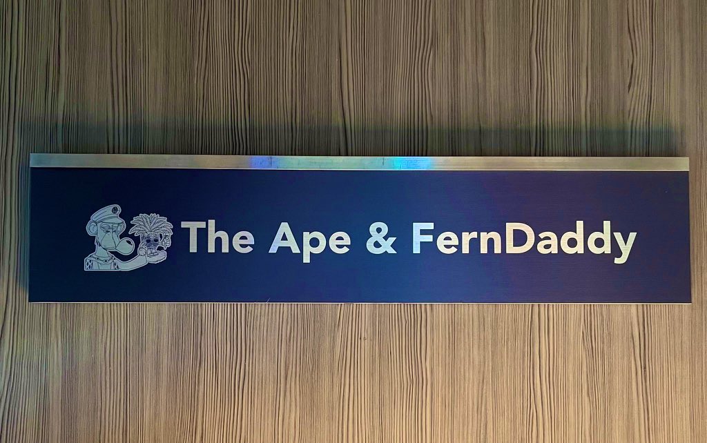 Joe_Latsch's tweet photo. @idsinmia @GrantCardone @captain6171 @GRMI_Studios @Craig_Mack @WzkDnft That #SuiteLife is probably my greatest experience as a sports fanatic! When it comes to IRL utility #ferndaddy by @GRMI_Studios is one of the best around! https://t.co/SqqU0wHS1v