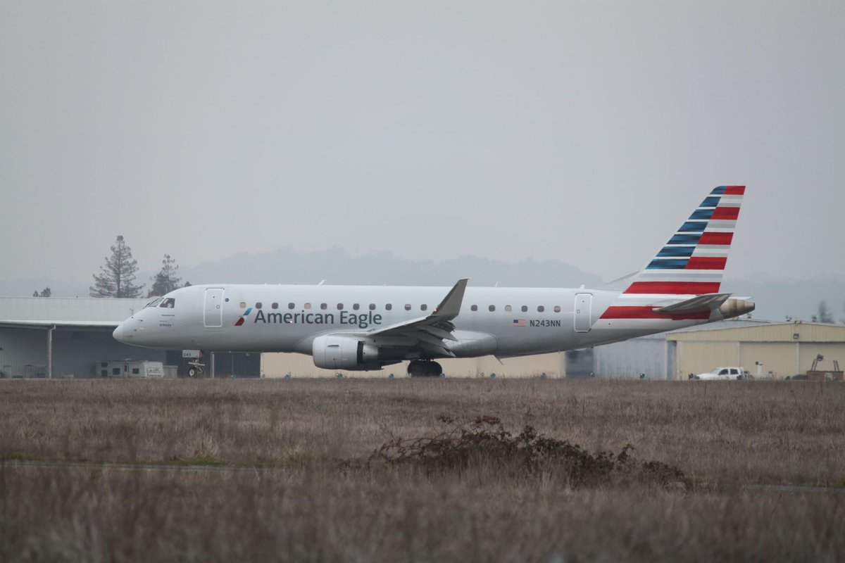 darkspoul's tweet photo. American Airlines Embraer E175 (N243NN) lines up on runway 32 preparing to take off to DFW from @Fly_STS. https://t.co/Xf7x4bcXzl