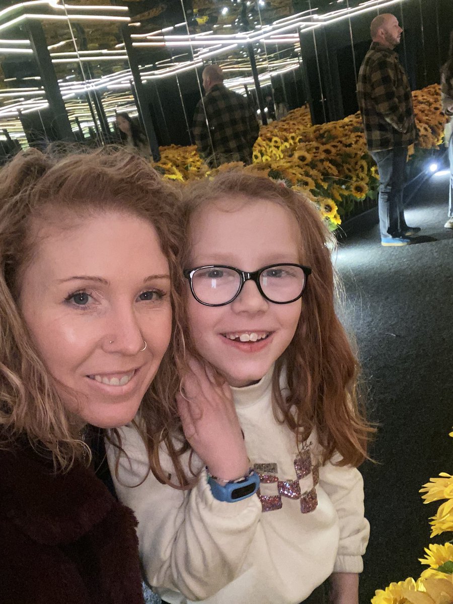 elfytiptoes's tweet photo. Vincent Van Gogh Alive was brilliant #Bradford #vangoghalive #daughterlove https://t.co/ZfKb8wNrfq