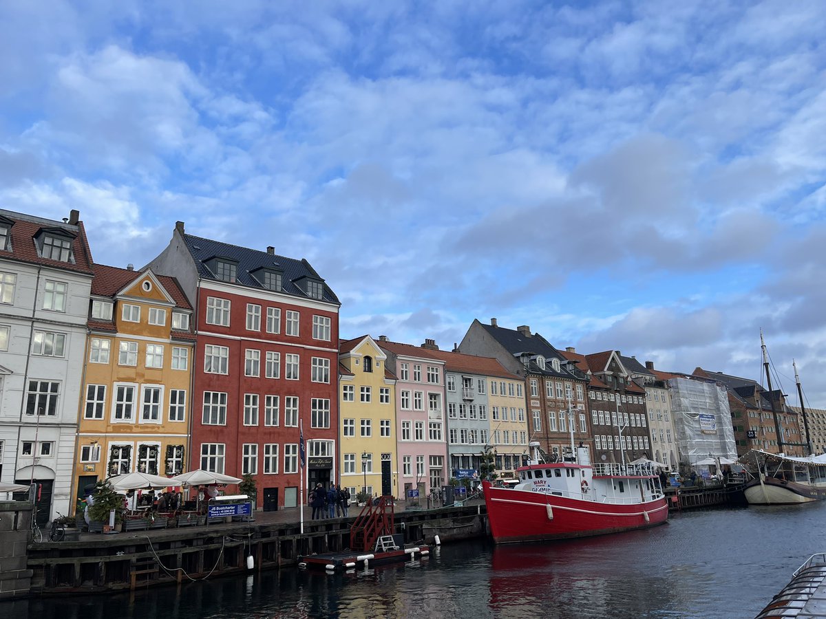 SEWON212's tweet photo. I love Copenhagen so much!!  What a wonderful city! #scandivibes #europe #Copenhagen 😍😍😍 https://t.co/wzrn509TSD
