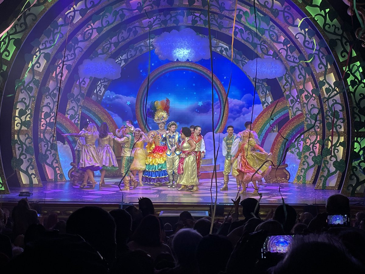 JimmyP82's tweet image. Absolutely amazing #LyceumPanto tonight @SheffieldLyceum my sides are still hurting from laughing so much @djwilliamsact &amp;amp; @MarcPickering  stole the show and a fantastic performance from @WendiPeters