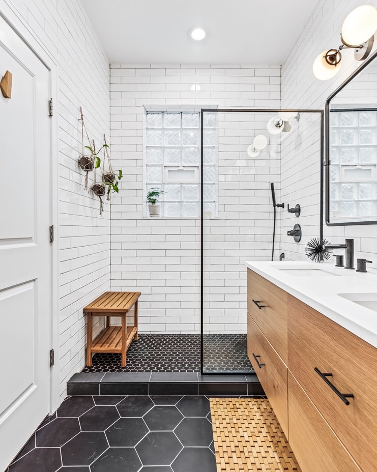 Remarkable1n's tweet photo. No new bathroom renovation is complete without a beautiful Quality Shower Door or Enclosure. It is the finishing details that provide the wow-factor and effect our customers set out to obtain. Complete the look with a custom shower door or enclosure. @HomeDepot #wetspaces #baths https://t.co/mSKiFnc5Sh