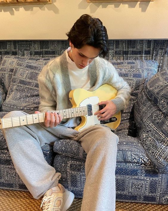 JasonOlympian's tweet photo. Like great grandfather Teague taught my father, my father @JackieSparrowJr taught me how to play the guitar also. https://t.co/lkX0VhGFJF