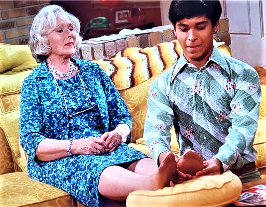footdevil2's tweet photo. oh yes granny feet #grannyfeet #maturefeet #gilf #gilffeet #olderfeet https://t.co/yseEl95ZNf