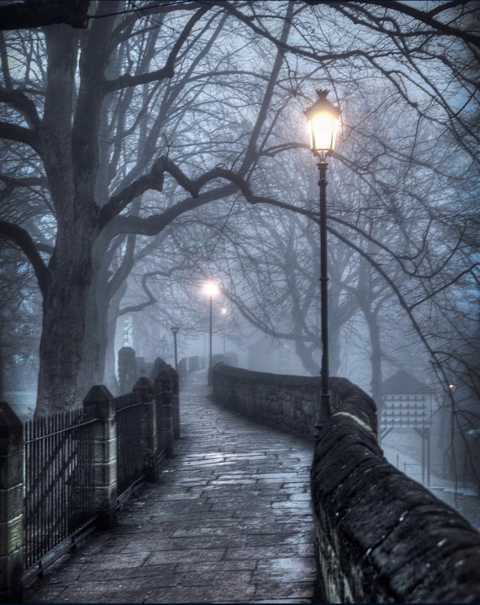 GrimArtGroup's tweet photo. Streetlamps, another #GrimArt staple #TheGrimList2022🏅

2000 year old Roman Wall, Chester by Mark Carline https://t.co/0WOCwCLBcz