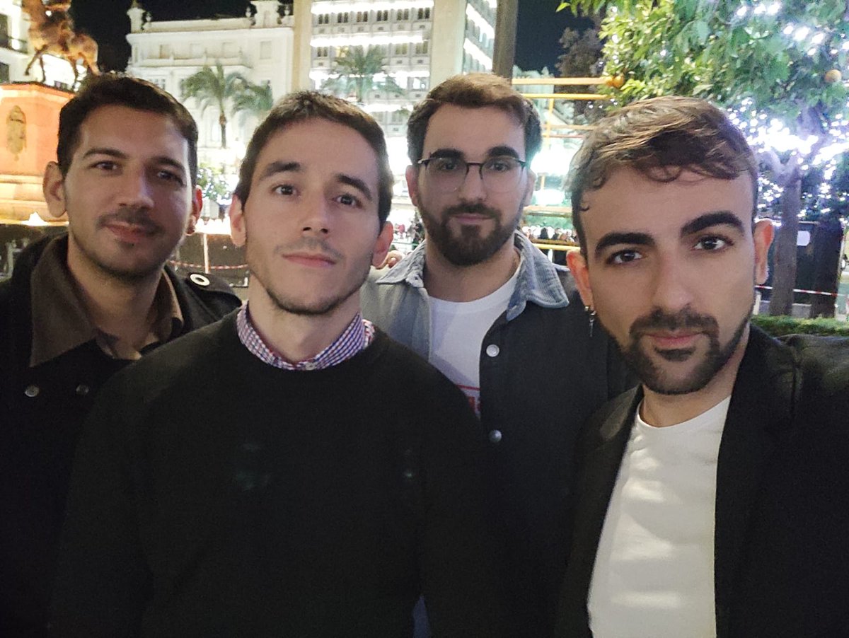 javi_fawkes90's tweet photo. Miau. #Empacho #Friends #AReventar #Gordividad https://t.co/xqXhElW5i2
