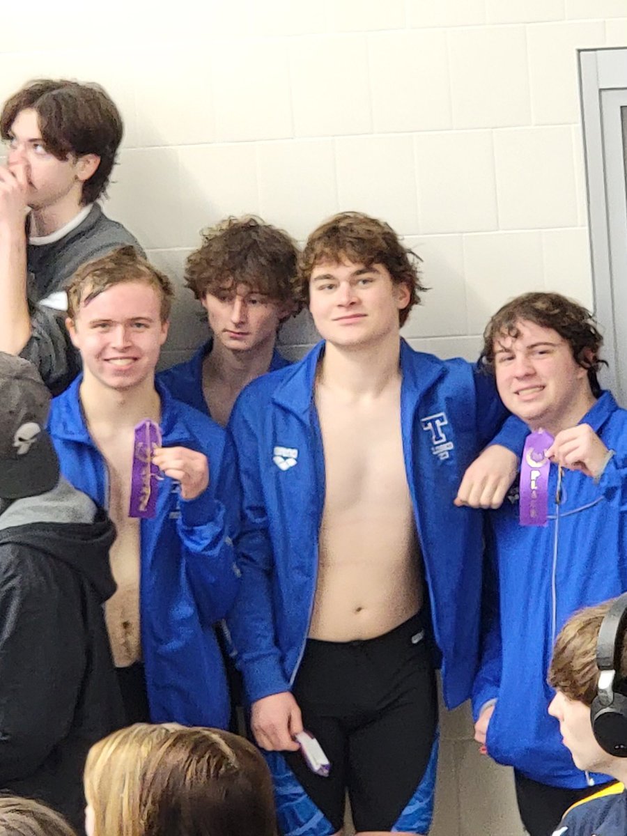 TrinitySwimTeam's tweet photo. Great job to all of our swimmers today at the West A Christmas Invitational! Exciting to see some fast times and trips to the podium 🤩 @Trinity_Hillers @TrinityAreaSD @thstrinitypride #ChristmasMeet #CoolInThePool https://t.co/e7LMuAmVEb