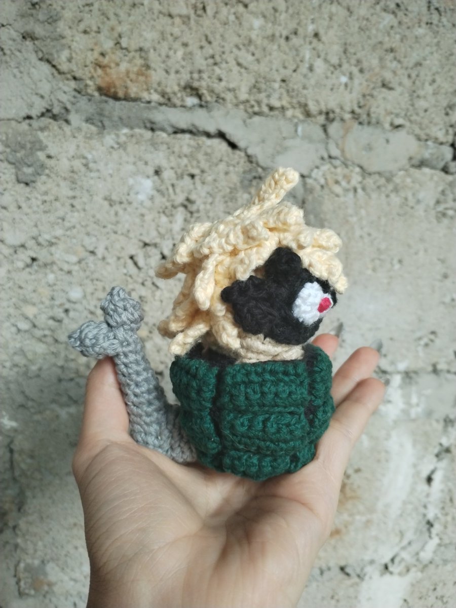 robot_gi's tweet photo. Lo hice para mi hermana, su colita de cambia de lado y tiene sus manos escondidas, también quiero agregarle una crepa ☺️ #crochet #Dynamy #dinama #Bakugo #mha #dynamight https://t.co/19RfVcUgqj