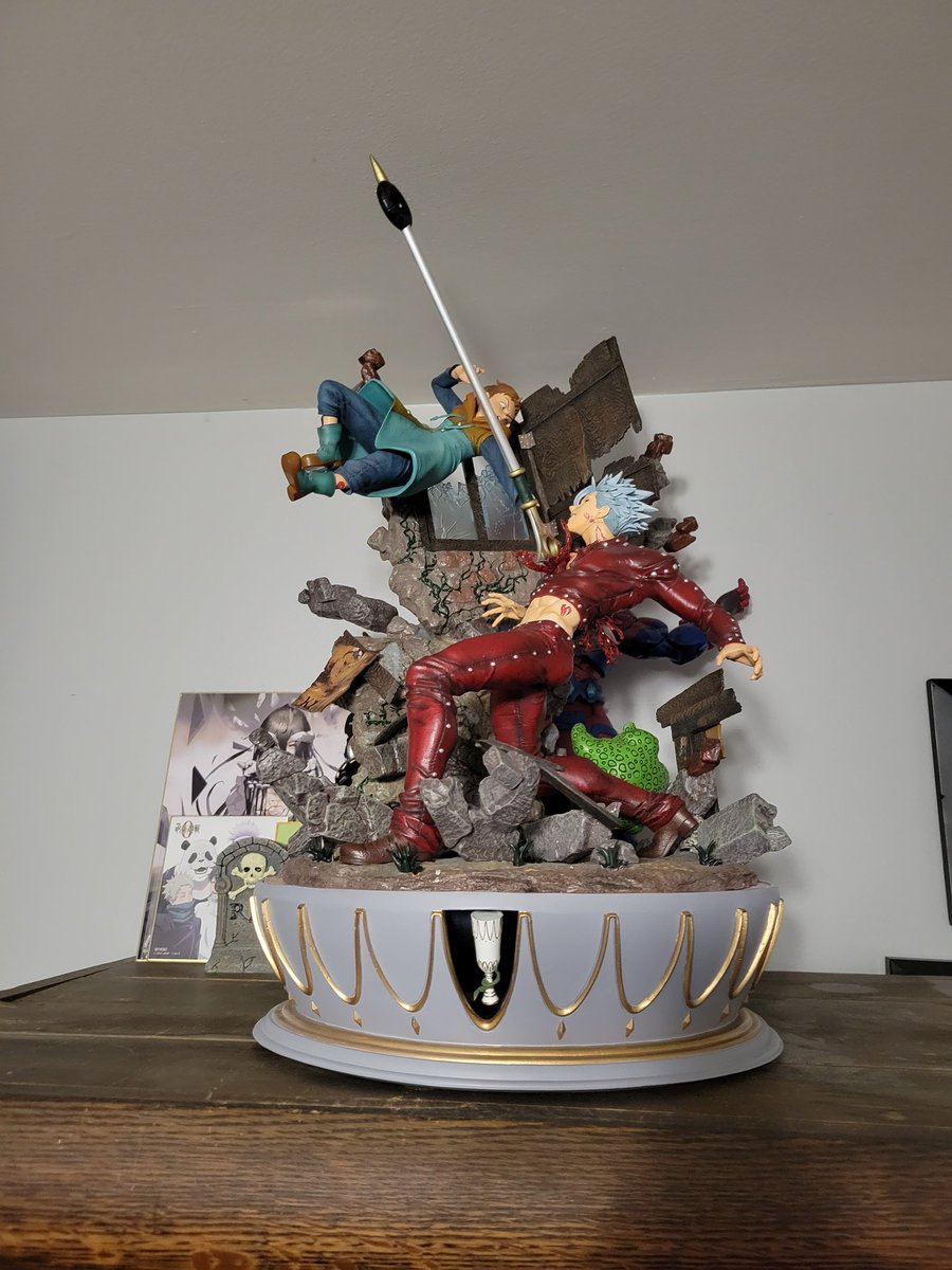 Coffinjockey's tweet photo. Just got what may possibly be the biggest figure I may ever own, after nearly a year of waiting. I seriously thought this thing was never coming. It's like 22" tall and 14" wide, and weighs a TON. I gotta get one of those spinning bases for it! https://t.co/dUOtKJCWEC