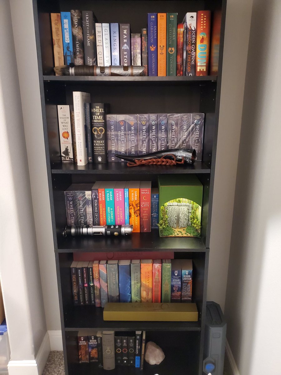 EvalynnPAshley's tweet photo. @DanielBGreene roast my bookshelf daddy goblin. #roastmybookshelf #roast #books #DanielBGreene #BookTwitter https://t.co/vUgOl1Dcfl
