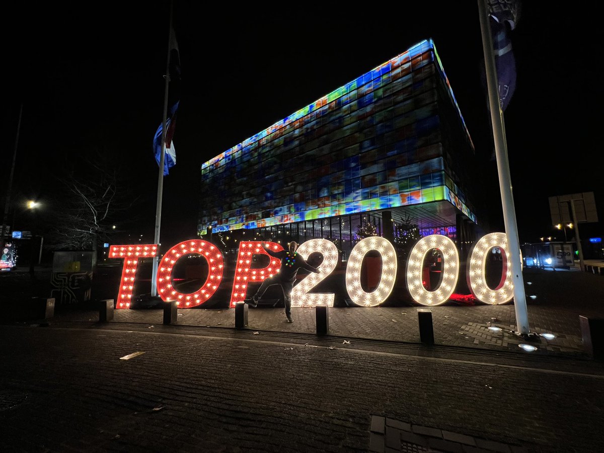 🔝<a href="/NPORadio2/">NPO Radio 2</a> #top2000 😇 ik was het niet iig maar hier 2 uurtjes later waren ze weg #top MaarNietHeus
