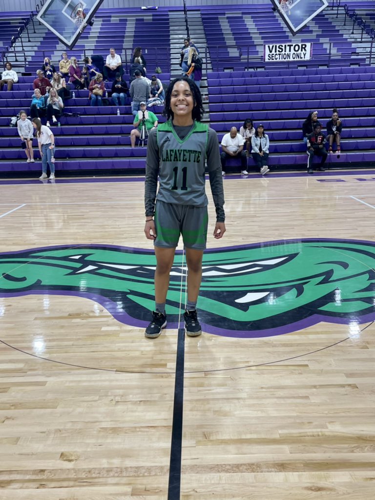 🏆 Washington Marion Classic Standout

⛹️‍♀️ Kira Johnson
🎓 2025
🏫 Lafayette  

📝 Johnson cont. to impress as she finished w/ 17pts scoring 10 in the 3rd! The Somp. PG is playing beyond her years getting her teammates involved &amp; finding the right time to get her own points!