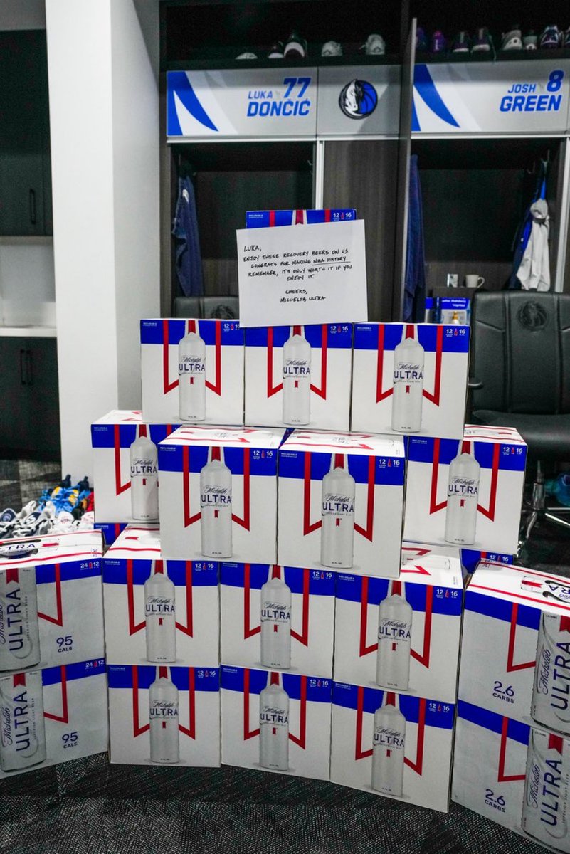 MikeyOver1's tweet photo. I could die happy if I received a delivery like this. https://t.co/PNtWXyGMGH