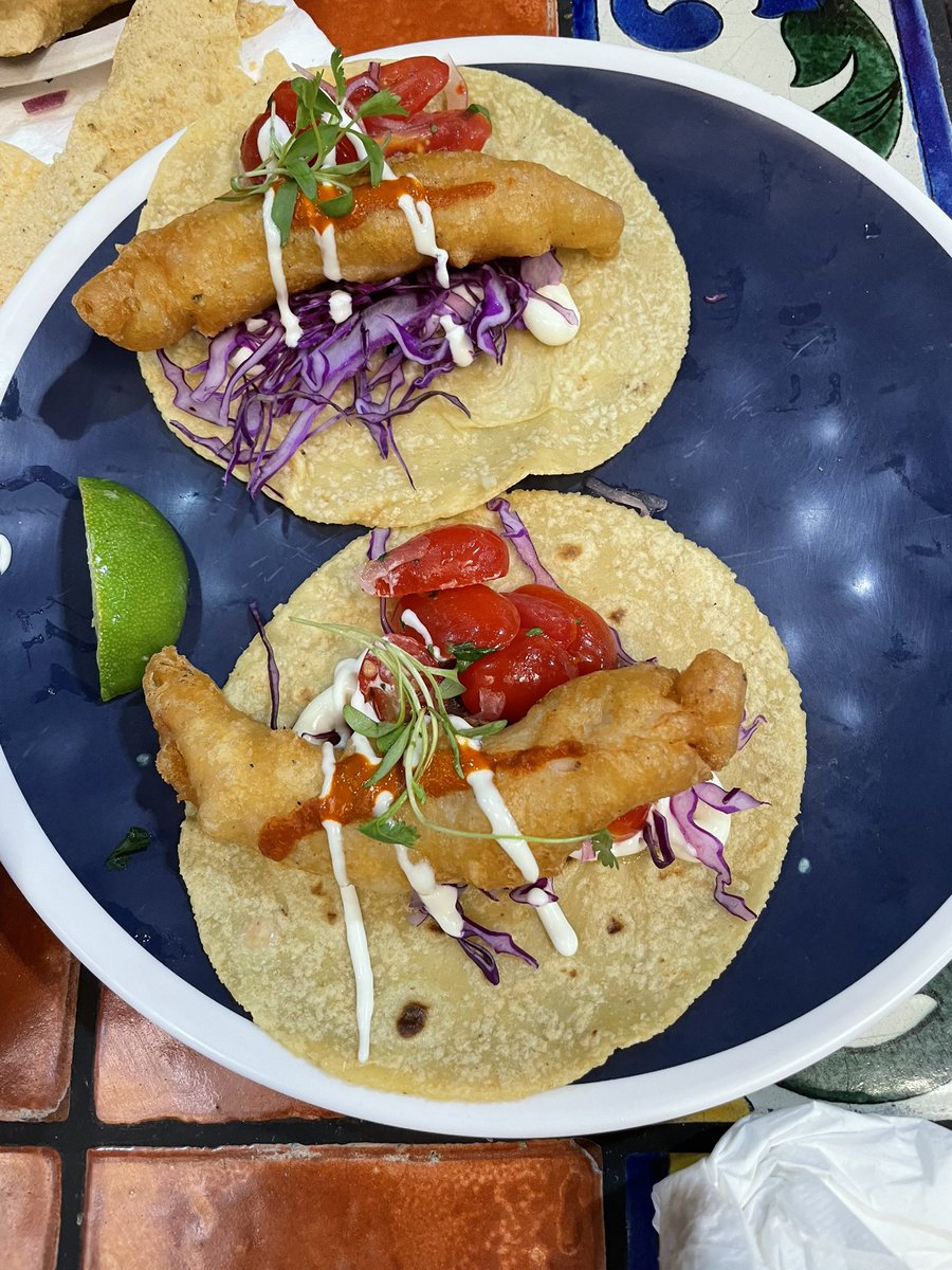 ChefTTu's tweet photo. Amazing fish tacos at Holbox at Mecardo La Paloma! https://t.co/lODAcaVymj