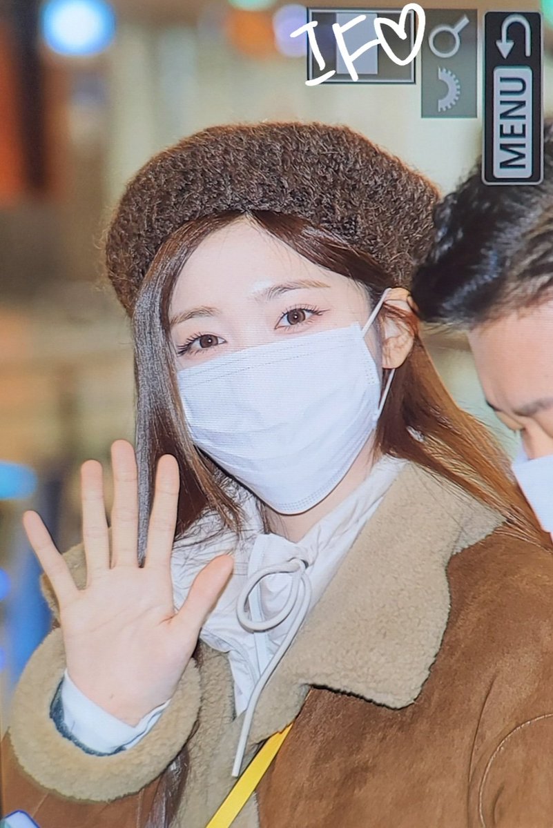 Leeseo_iF's tweet photo. 221230 아이브 이서 GMP 출국 프리뷰  #IVE #아이브 #이서 #Leeseo https://t.co/SpU4xKUqCB