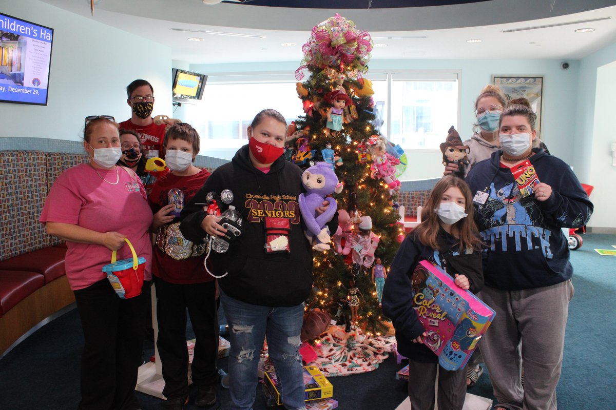 We had so much fun playing BINGO at The Harbor today! The winners got to choose a toy from the toy tree donated by @RegionsBank! 🧸🎄