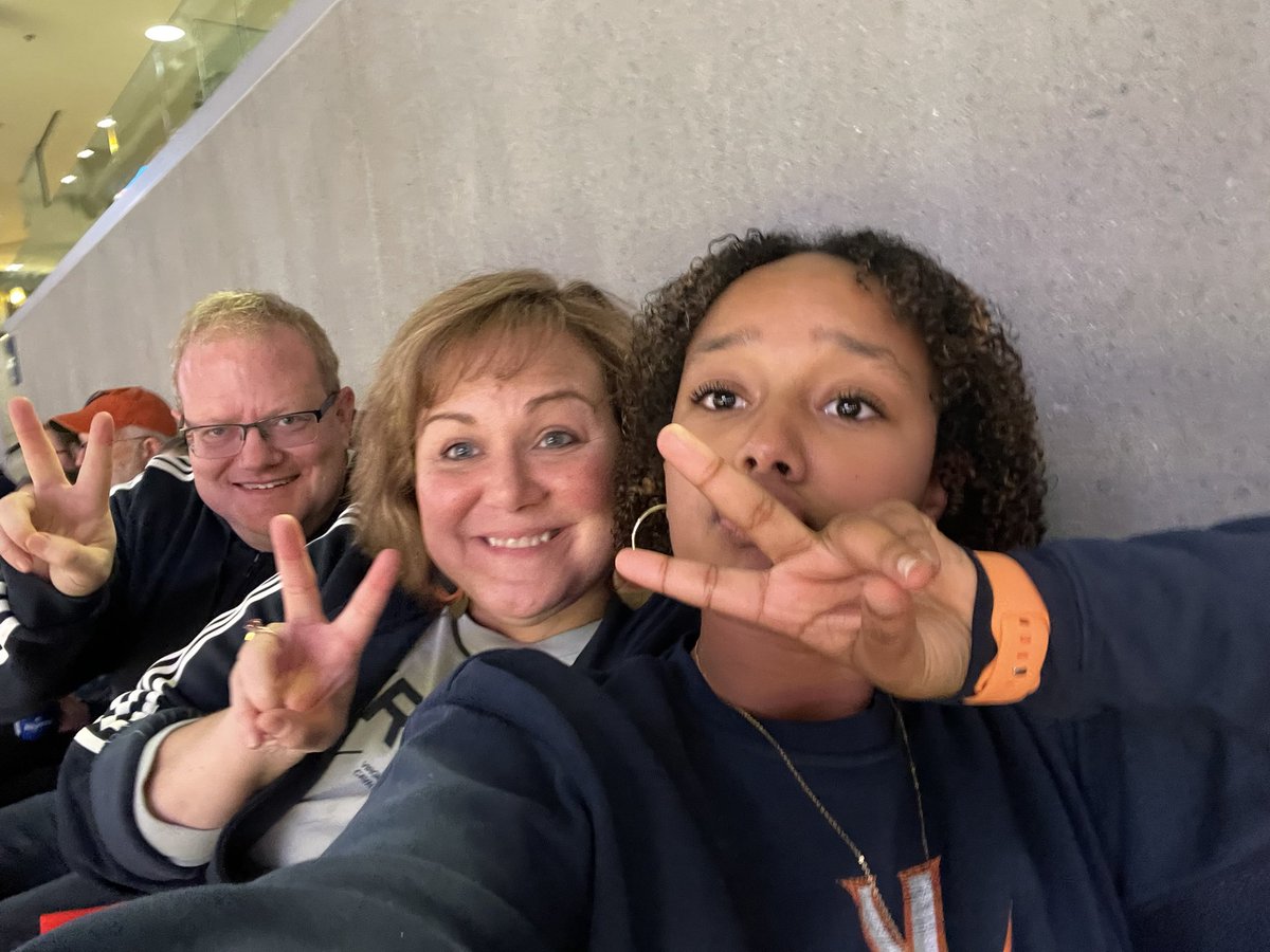 SusanWanderer's tweet photo. Growing up wahoo! #GoHoos https://t.co/cc5AQ6AKve
