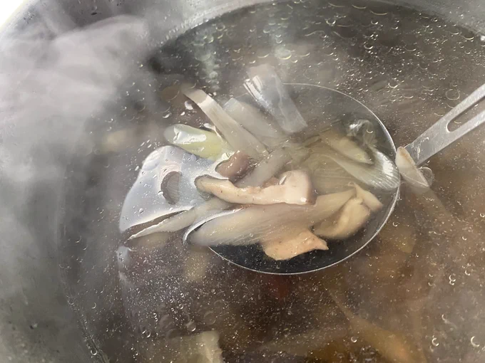 うむ 良い感じに澄んだ汁ができた 
