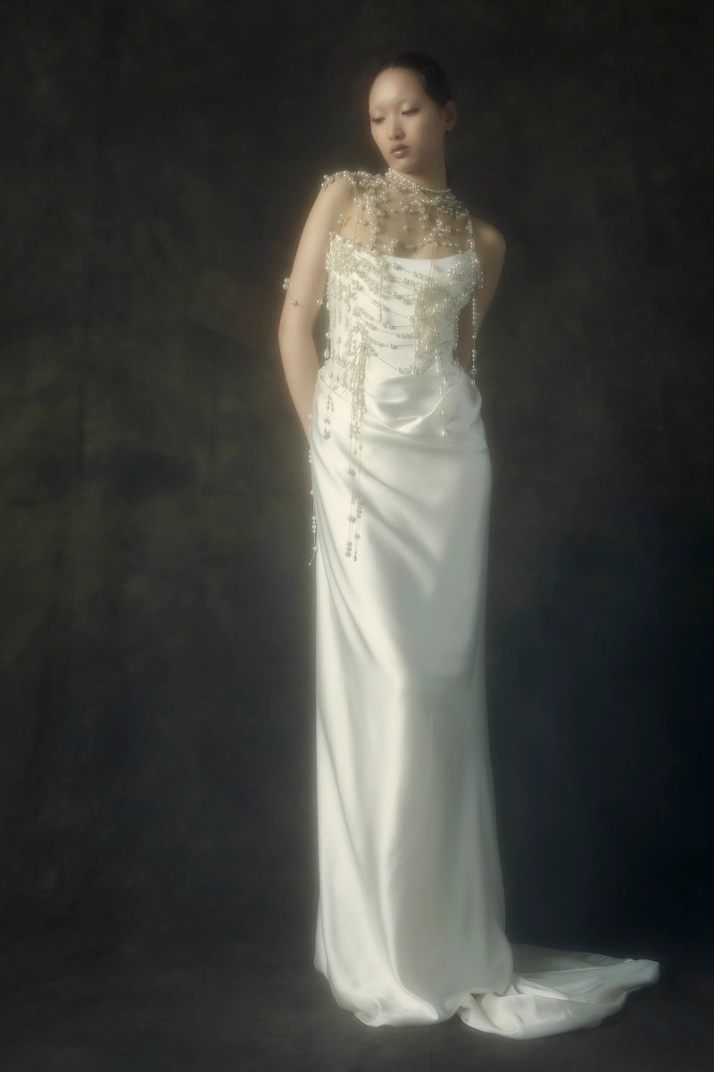 DvilCouture's tweet photo. Vivienne Westwood Bridal Spring 2022 (1/5) https://t.co/o4in53hFTE