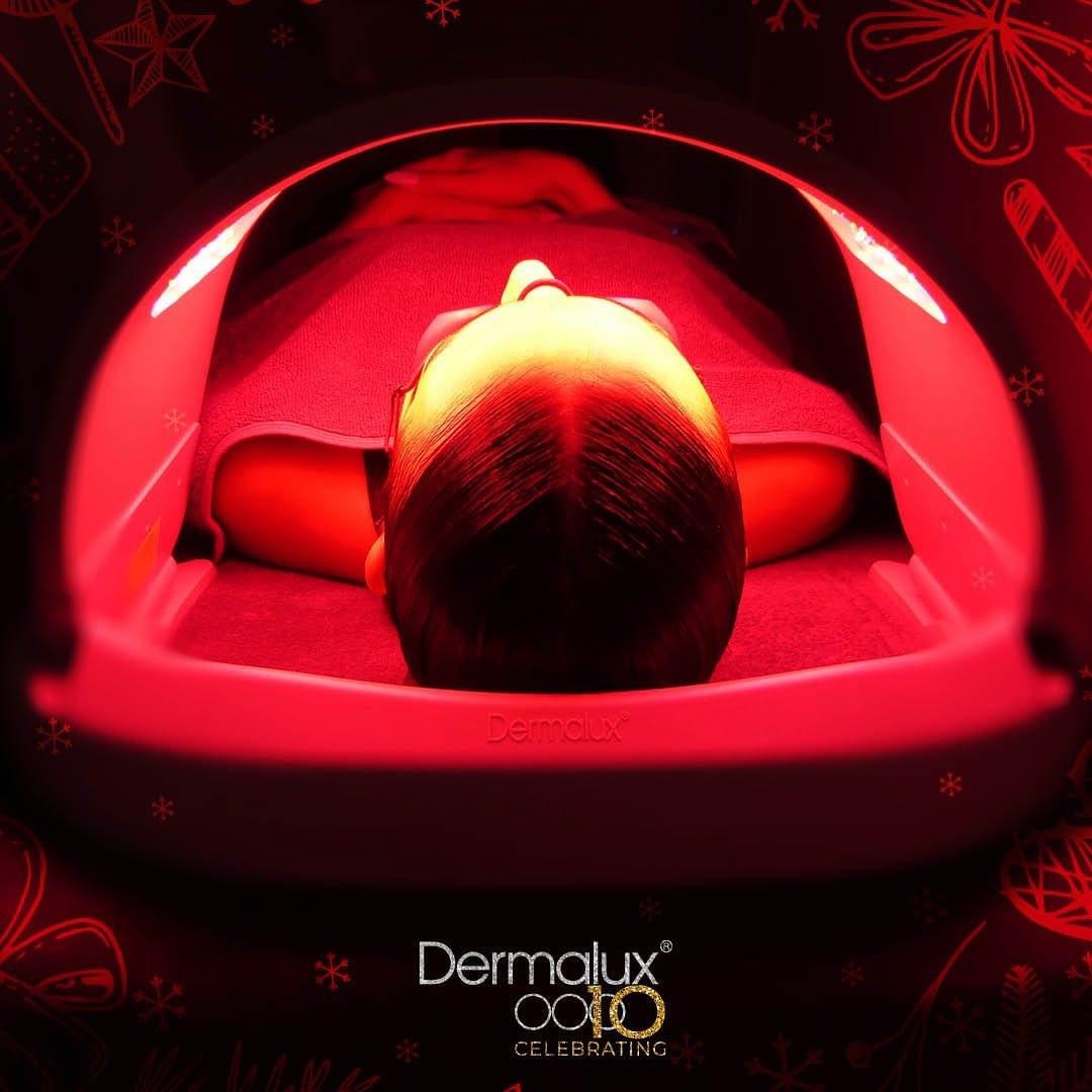 Be ready for the new year, with Dermalux. Recharge, revitalise and renew with our Dermalux.

#Dermaluxled #lighttherapy #teamAR #beautyinoxton #clarinsgoldsalon