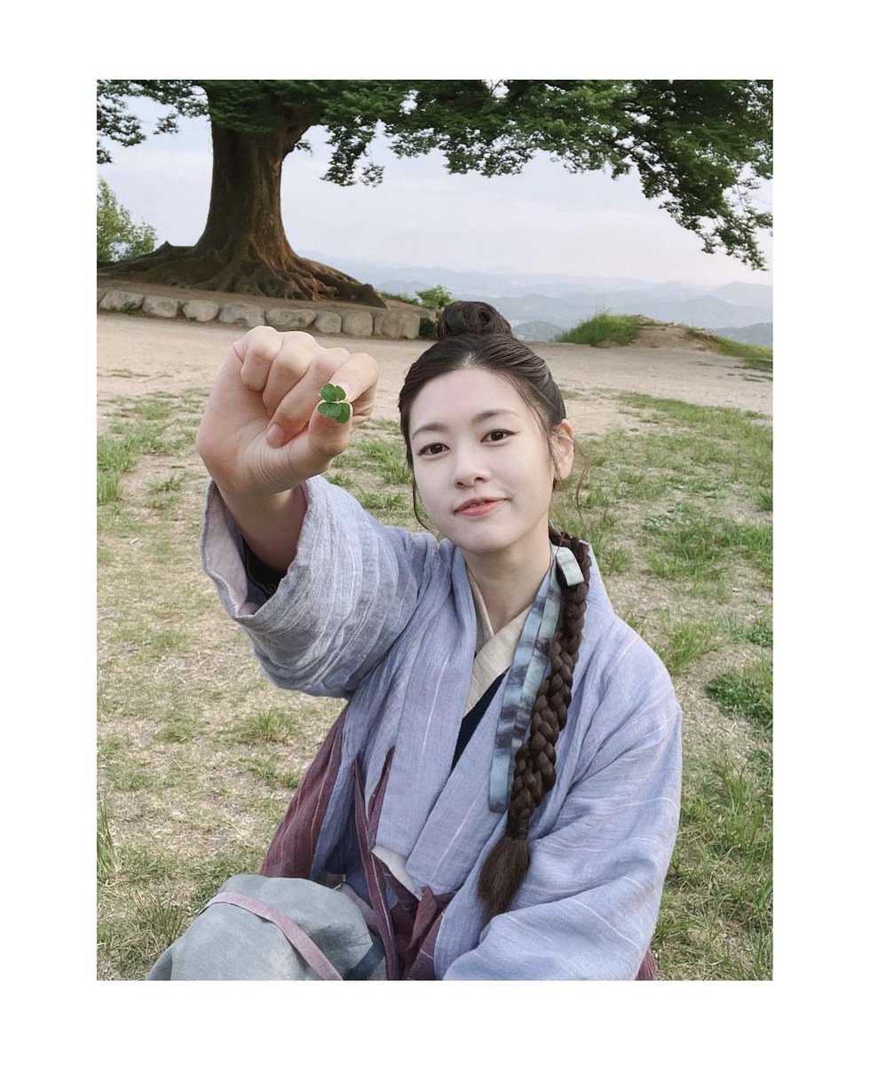 Yoong1num's tweet photo. 私的今年最推し女優さんはまちがいなくソミンちゃんでした🫶
「ムドギ！ネガマニチョアハンダ」
#還魂 #환혼
#チョンソミン #정소민 #ムドク https://t.co/8bQ2Io1nzi