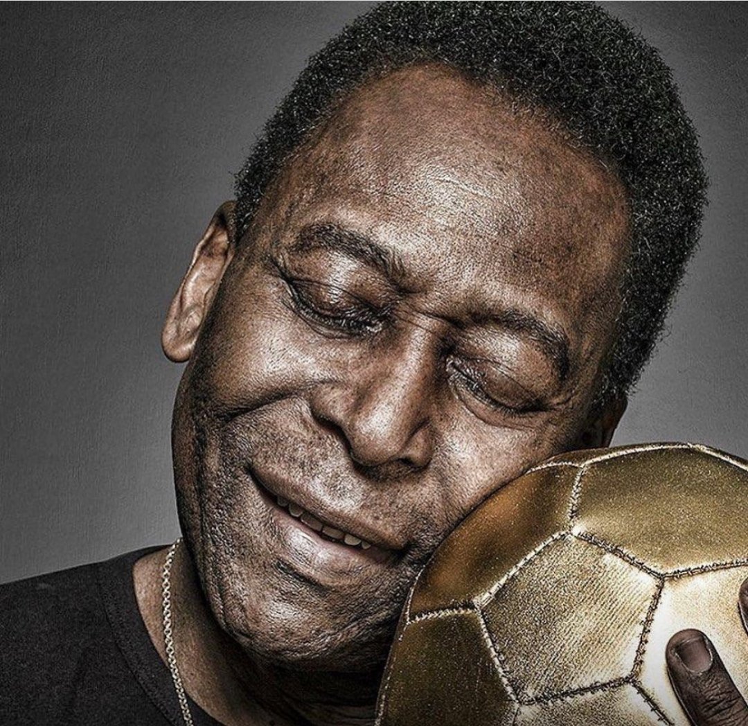 La gran lección de humildad, trabajo y lucha por sus sueños que deja al mundo entero es impresionante, no son solo sus 3 copas del mundo en el futbol, es haber ganado al mundo entero dentro y fuera de las canchas <a href="/Pele/">Pelé</a>