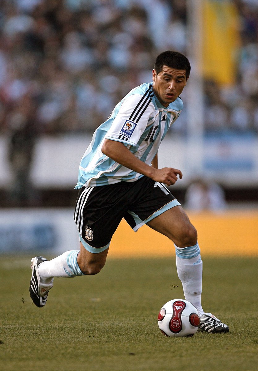 fotosroman10's tweet photo. Juan Román Riquelme, año 2007 🇦🇷 https://t.co/b2WXLFc47X