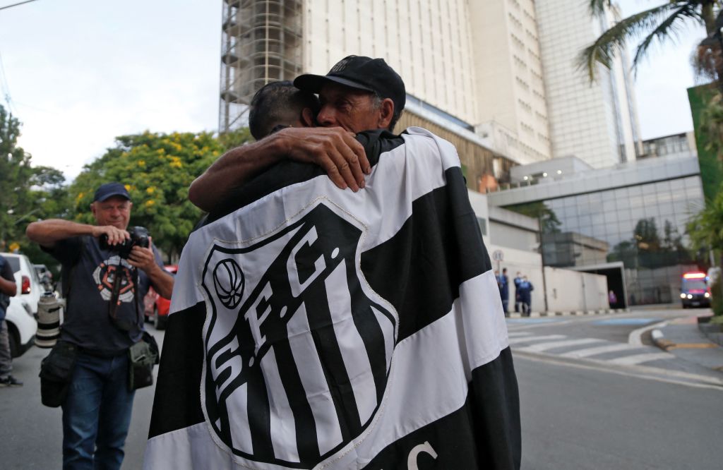 CNNEE's tweet photo. Decretan 3 días de luto en Brasil por la muerte de Pelé

https://t.co/UhNCiE2apK https://t.co/2naSZqPTE8
